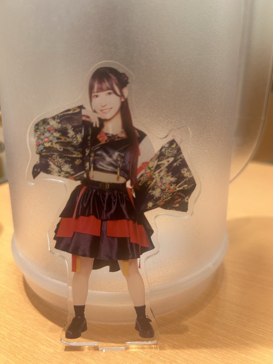 Changing_Aki's tweet photo. 早めの誕プレをありがとう！🎁
ずっと楽しみにしてたINUWASIの全曲LIVEガチ至高すぎた！
3人とも沼りそうな勢いです笑
チケット,アクスタ,チェキ支えてくれてありがとう！😭 https://t.co/Gnm4cNKAOb