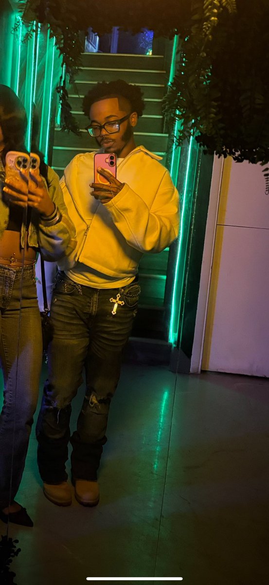 PrettyGangSir tweet media