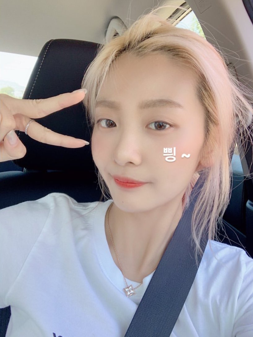 clovergraph's tweet image. I'm trying to #gi𝕧eː𖧷𝐥o𝕧ǝ 🤍 luego de escuchar esta nueva canción, porque ya hacía falta tener una #연ᰍ𝑆e𝕣ena͞de así por estos lares y yo sé que estoy hablando por todos, que ya queríamos música de ese estilo! Por supuesto que se fue directo a mi lista de nuevas favoritas.