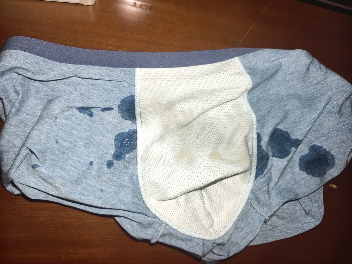 好久不见，过来艾草
#母狗 #鸡巴 #185体育生 #骚逼 #贱货