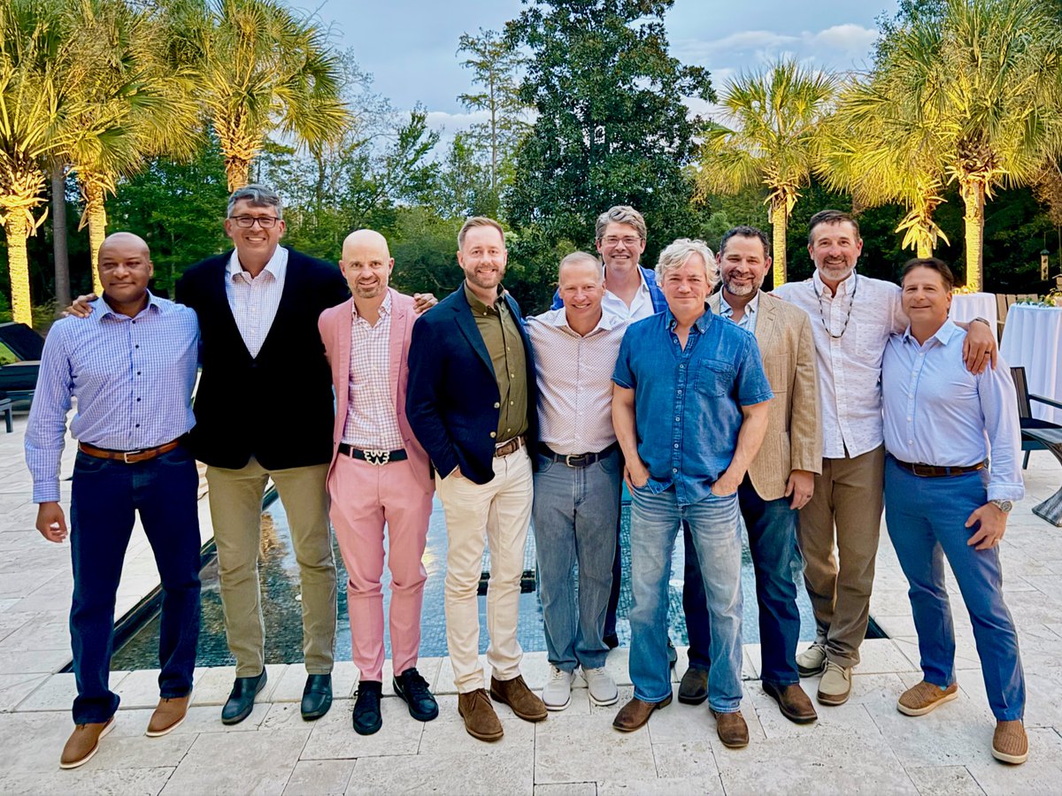 JasonLeonardMD's tweet photo. This week marked the end of my 18 years at Colonial Healthcare. Last night’s dinner with this incredible group brought back a lot of memories and gratitude. We built something amazing together. What a journey it’s been. https://t.co/6oxJfBeh1X