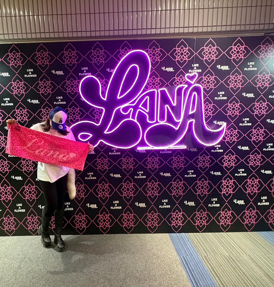 coco0222_s's tweet photo. LANAのLIVE最高だった💗
21歳でこんな大舞台で歌うの改めてすごいと思った😭めっちゃ楽しかった🫶🏻
おっきい風船が真上で割れて風船取れた🎈
銀テも取れた♡yellowbacks来たの激アツ過ぎて叫びまくった⚠️😎 #LANA #yellowbacks
@3pylanabby @yellowbucks https://t.co/VXYdtsEK50