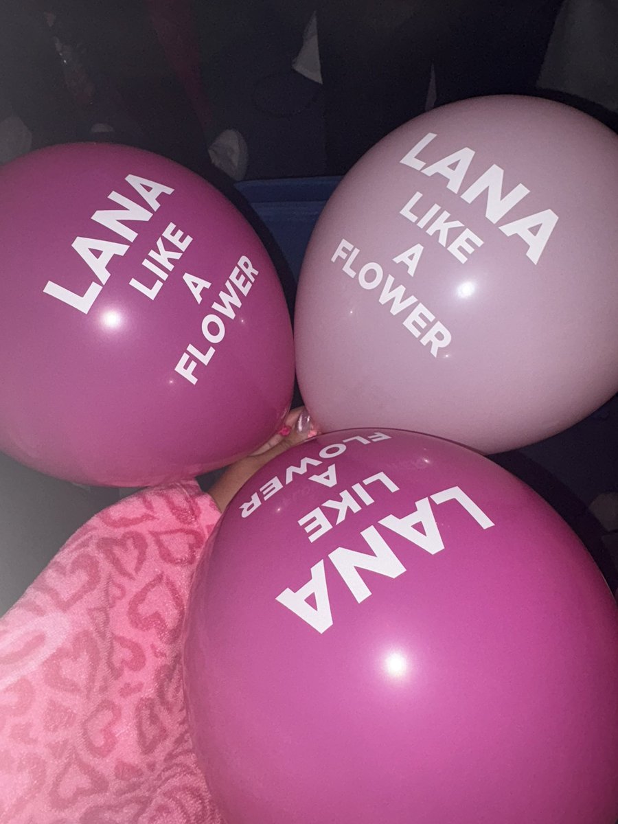 coco0222_s's tweet photo. LANAのLIVE最高だった💗
21歳でこんな大舞台で歌うの改めてすごいと思った😭めっちゃ楽しかった🫶🏻
おっきい風船が真上で割れて風船取れた🎈
銀テも取れた♡yellowbacks来たの激アツ過ぎて叫びまくった⚠️😎 #LANA #yellowbacks
@3pylanabby @yellowbucks https://t.co/VXYdtsEK50