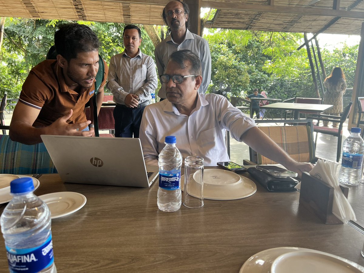 lama_ldf's tweet photo. 📢 Meeting with Honorable Secretary, Ministry of LGD, LGRD&amp;C

Today, we had the opportunity to present and discuss our Waste Management Project Proposal with the Honorable Secretary of the Local Government Division, Ministry of LGRD.
#LDF #SustainableDevelopment #WasteManagement https://t.co/Hh3plW8Iyw