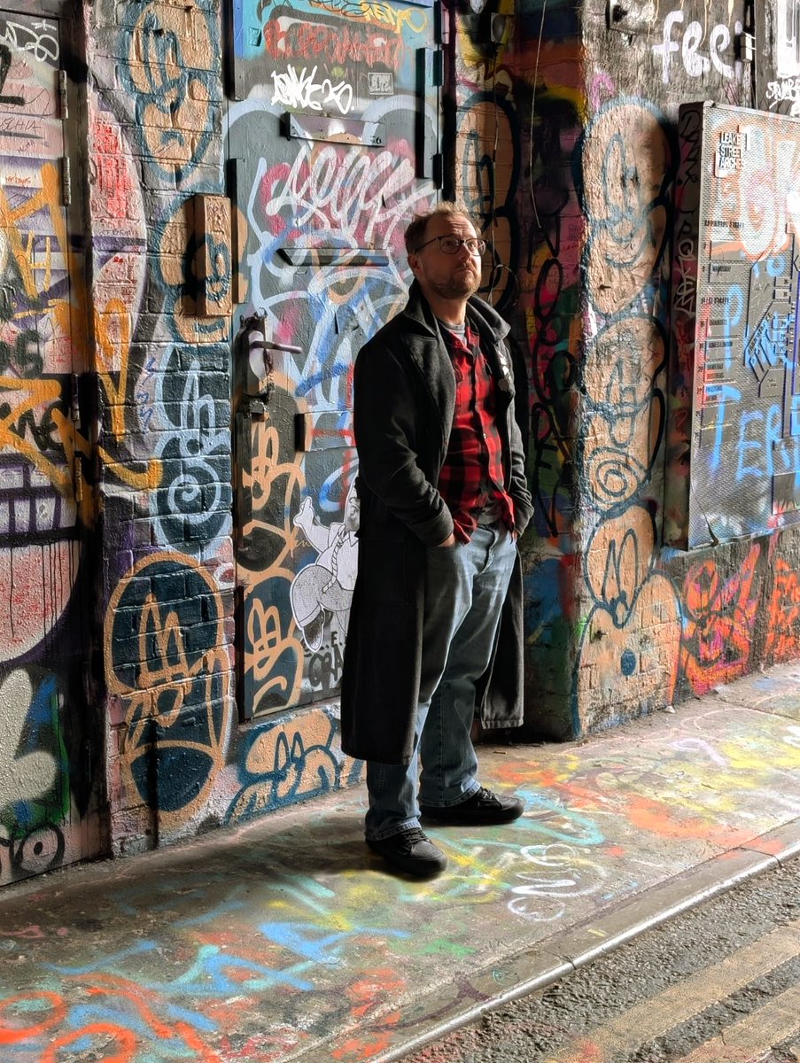 Went to London yesterday. Wanted a pretentious photo. Got it.