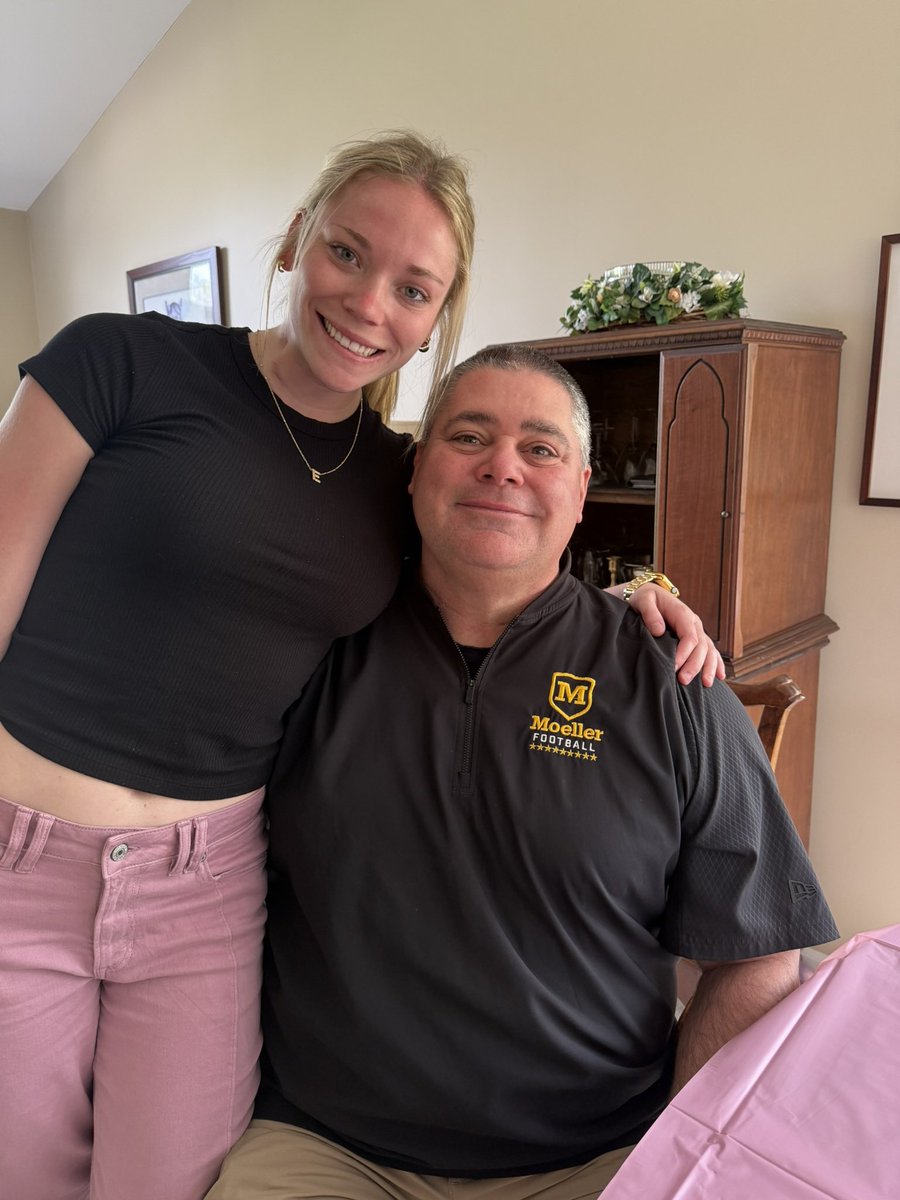 AcitoEmily's tweet photo. Happy Birthday Dad @TonyAcito You really are the best dad I could ask for. The impact you have made on me and so many others is incredible. Love you 🤍 https://t.co/ZrpkQ0t58h