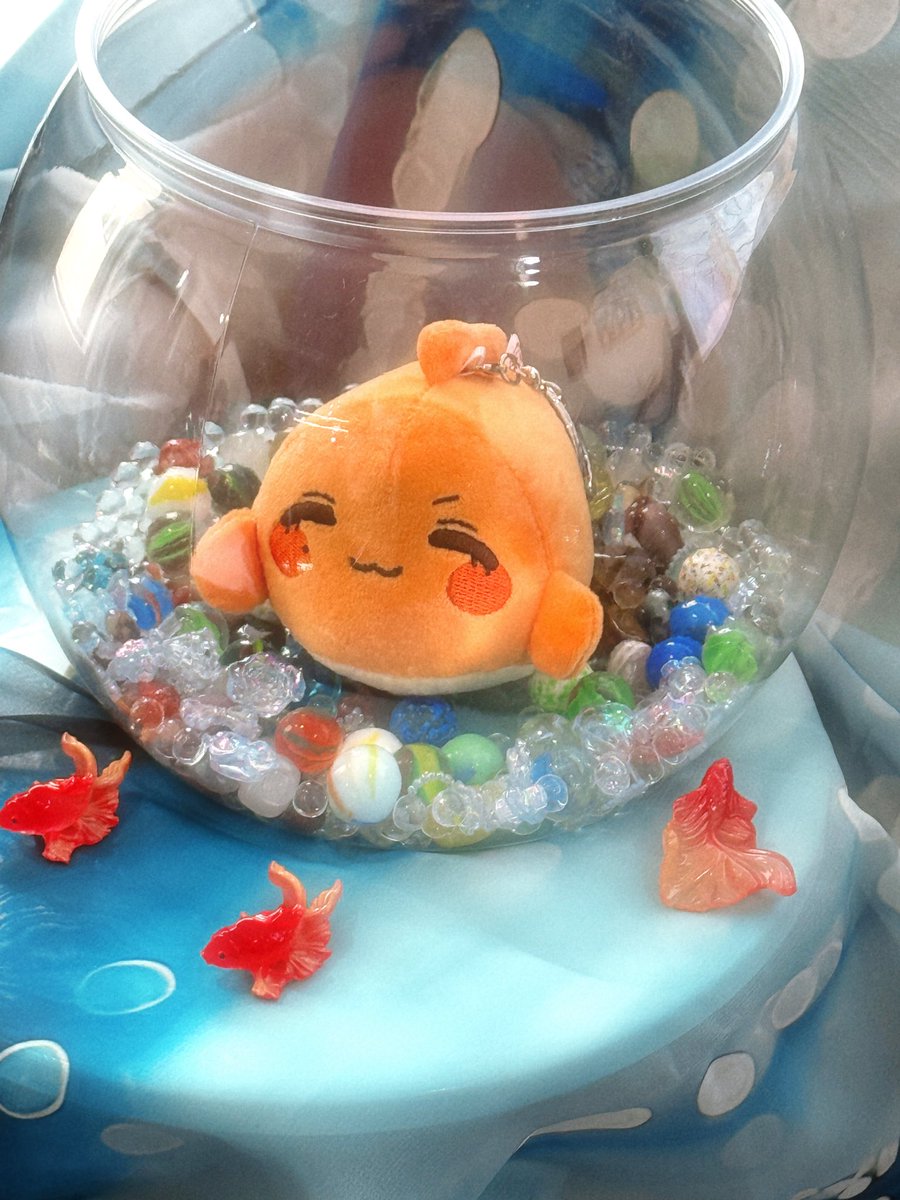 hhanniinii's tweet photo. 쫑붕어 컨셉 보고 꼭 가고 싶었어요
나 쫑붕어 좋아하네 ,,
 #drowning_into_jeonghan https://t.co/alIzFyjyZT