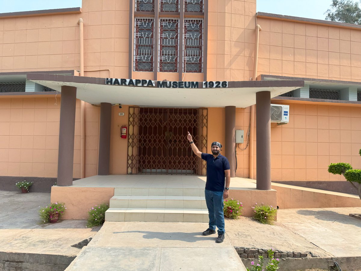 waleedarfeen's tweet photo. Yesterday, I visited the Harappa Museum and the Riuns.

#harappancivilisation #Harappa #harappamuseum #waleedarfeen #TDCP #archaeology #riuns https://t.co/T0XmKc6Acf