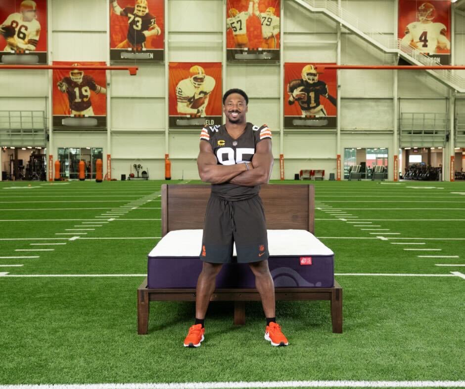 BigFigMattress's tweet photo. Let’s go Browns! Ready for kickoff - and the recovery waiting back home. 🏈💤

#DawgPound #Browns https://t.co/pp1S7zGOQ3