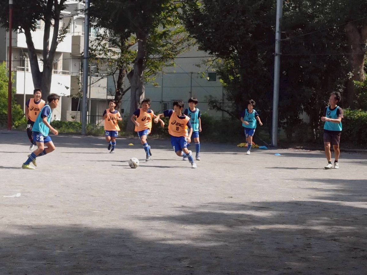 ozoraksc's tweet photo. 10/5大空KSC6年生
急遽試合が中止になってしまった…
でもボールさえあればサッカーできるし、みんなが集まれば楽しい！！仲間がいるから頑張れる！
みんな！一緒にサッカーしよ！ https://t.co/muE8hIXY2e