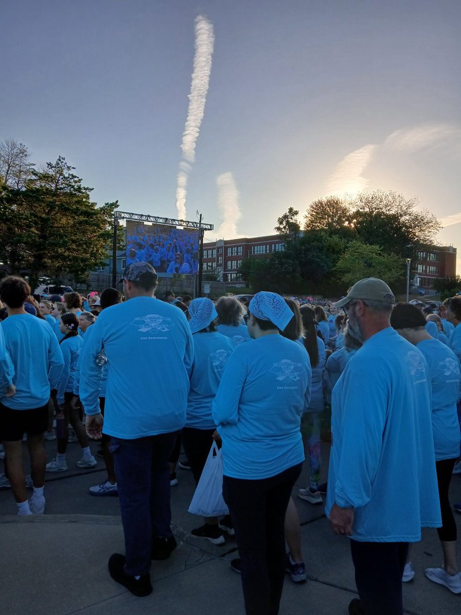 TenaciousHHHH's tweet image. Especially for You Breast cancer walk this morning.  16 year Survivor!!!! 🎀