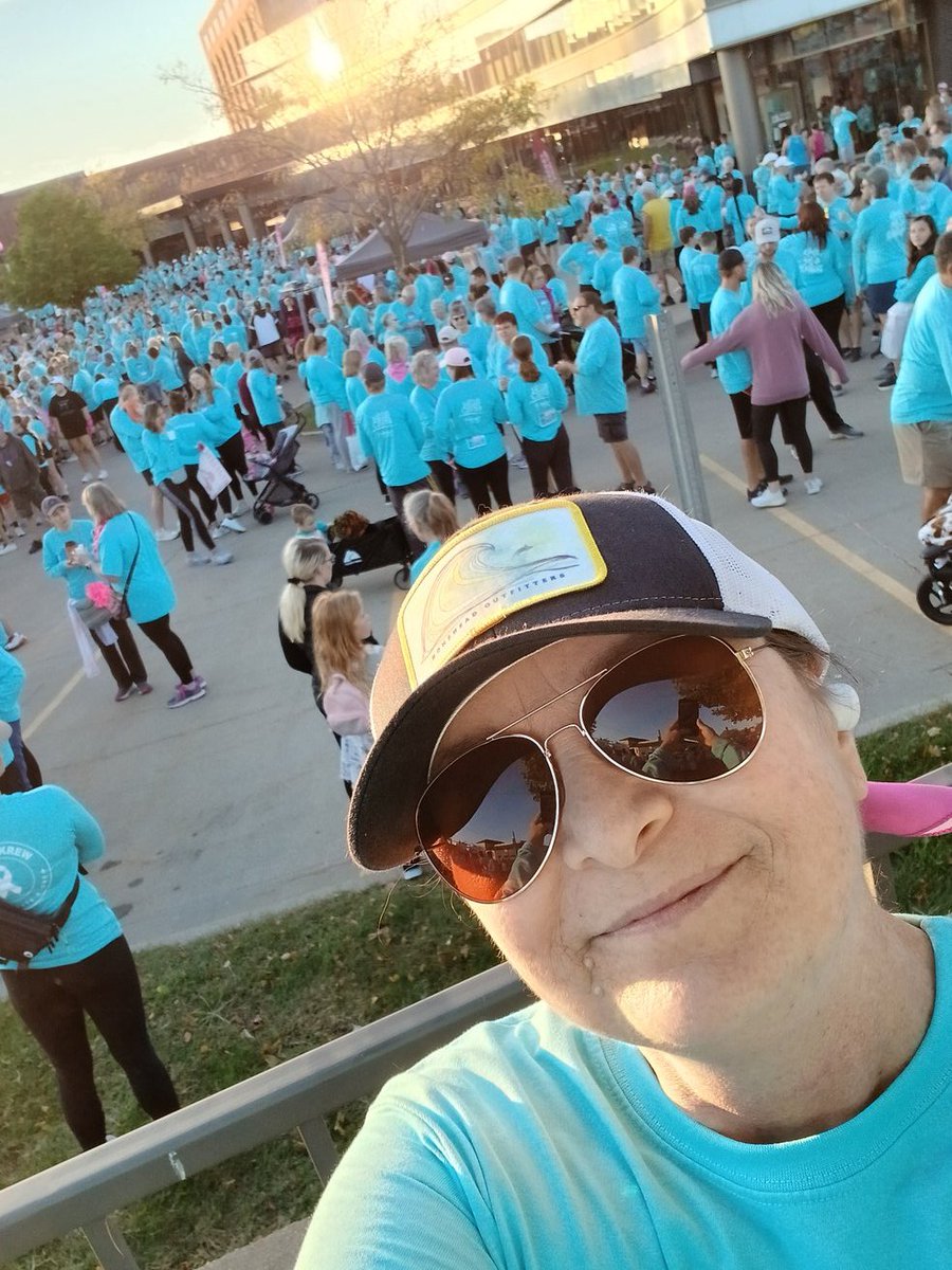 TenaciousHHHH's tweet image. Especially for You Breast cancer walk this morning.  16 year Survivor!!!! 🎀