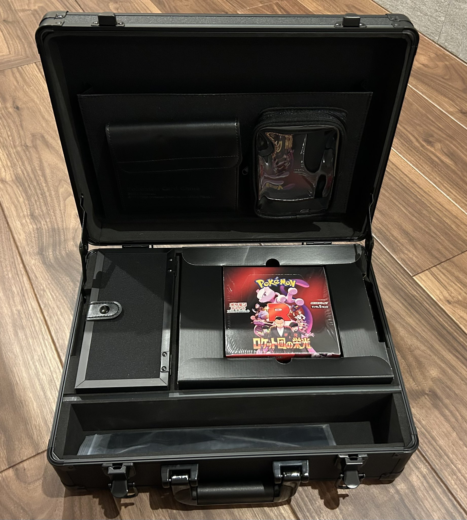 ロケット団アタッシュケース　⚠︎BOXなし BOX無し】ロケット団のアタッシュケースのみ - メルカリ