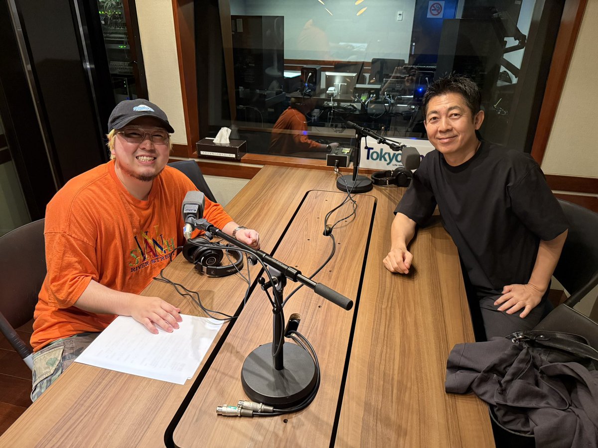 今夜25時からの LINEヤフー presents
「#空想メディア」は、アーティストの
#こっちのけんと さんをお迎えします！

📌アーティストを目指したきっかけ

📌影響を受けたのはあの番組？！

radiko⬇️
radiko.jp/#!/ts/FMT/2025…