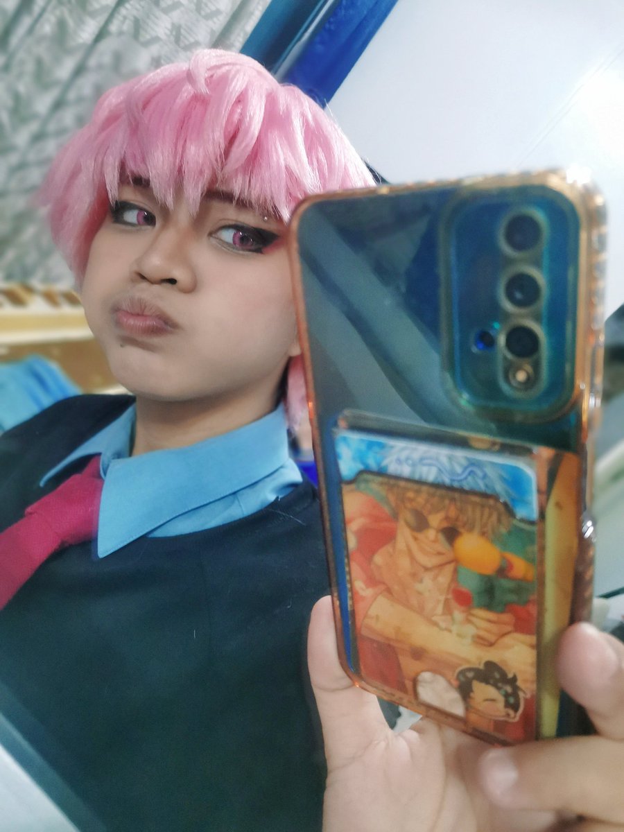 DestinyXIII_Art's tweet photo. heeeyy i'm gonna act super cute!!

//let's pretend the gojo poca on my phone is hair down euno 🤧 https://t.co/t6YFvKHI9B
