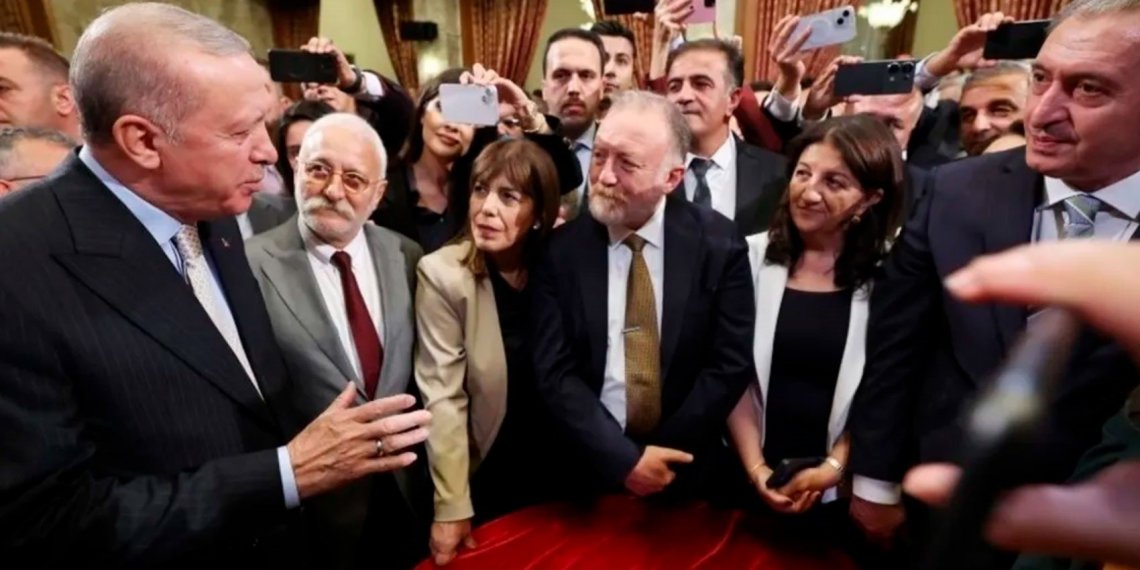 Susacağız, samimi olacağız, kendi işimize bakacağız

✍️ İnönü Alpat (<a href="/inonualpat/">inönü alpat</a>) yazdı...

ideo.org.tr/susacagiz-sami…