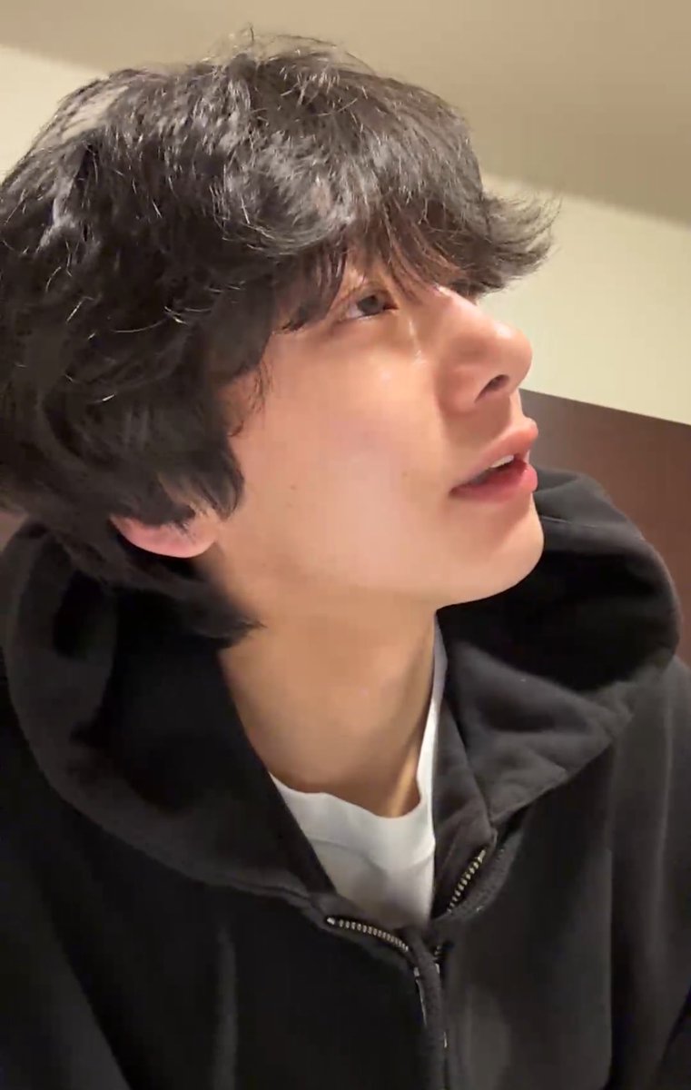 HyungwonThings's tweet photo. can we talk about his fluffy hair 🥹 https://t.co/TDNBLvGmRK