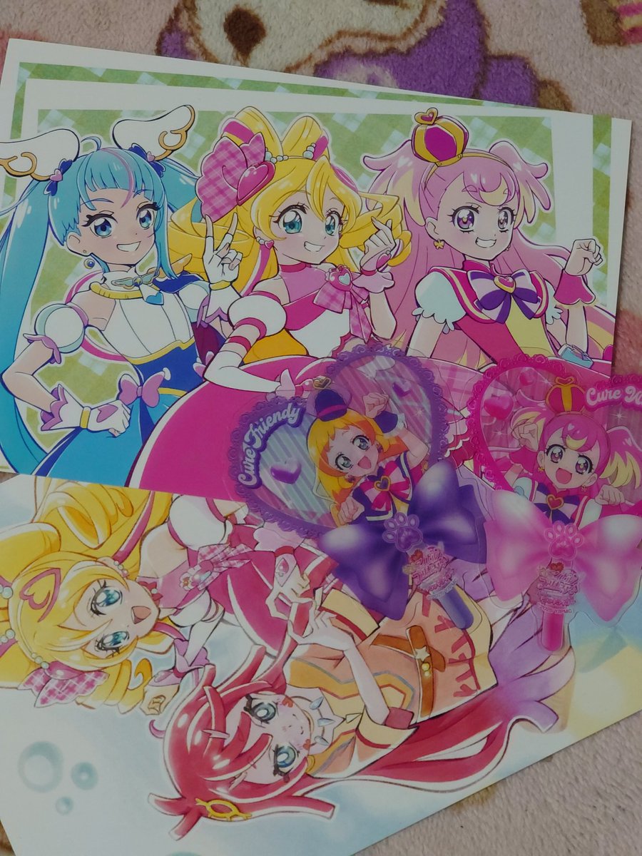 DeBbq's tweet photo. 娘と一緒にプリキュア映画初めて観に行ったけどスクリーン撮影OKの劇場限定のアフタートークなんてあるのね😳
特典も娘最推しのワンプリ2人が出て大興奮👍👍
映画タイトルの意味も最後に解って感動🥲
＃プリキュア #キミプリ #ワンプリ #ひろプリ #映画キミプリ https://t.co/FXLAnCp1P7