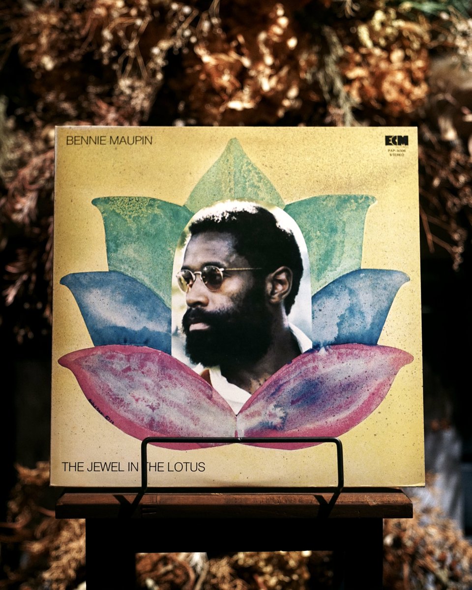 10月第1週の営業が終了しました

明日から定休日となり次の営業は10/12(日)からとなります
※10/11(土)はイベント出店のため店舗は休業となります
※次週の店舗営業は10/12(日)、10/13(月)祝日となります

それでは次週もよろしくお願いします

今週の〆
BENNIE MAUPIN / Jewel in The Lotus