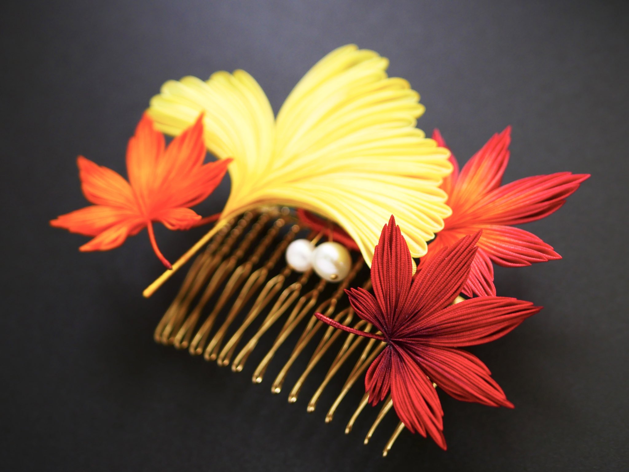 つまみ細工　春爛漫　豪華　枝垂れ桜　華やかな春を╰(*´︶`*)╯♡ 桜のつまみ細工にひと手間加えたらよりかわいくなった