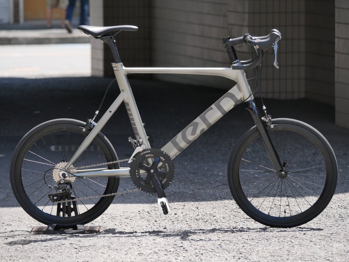 kanzakisenri's tweet image. 🉐店頭在庫限定セール
TERN SURGE（サージュ）
定価￥118,800 税込➡現金特価￥72,000 税込
ロングライドなど多彩なシーンで活躍するミニベロロードです！

HP→cskanzaki.com/products/detai…

#TERN #ミニベロ #SURGE
