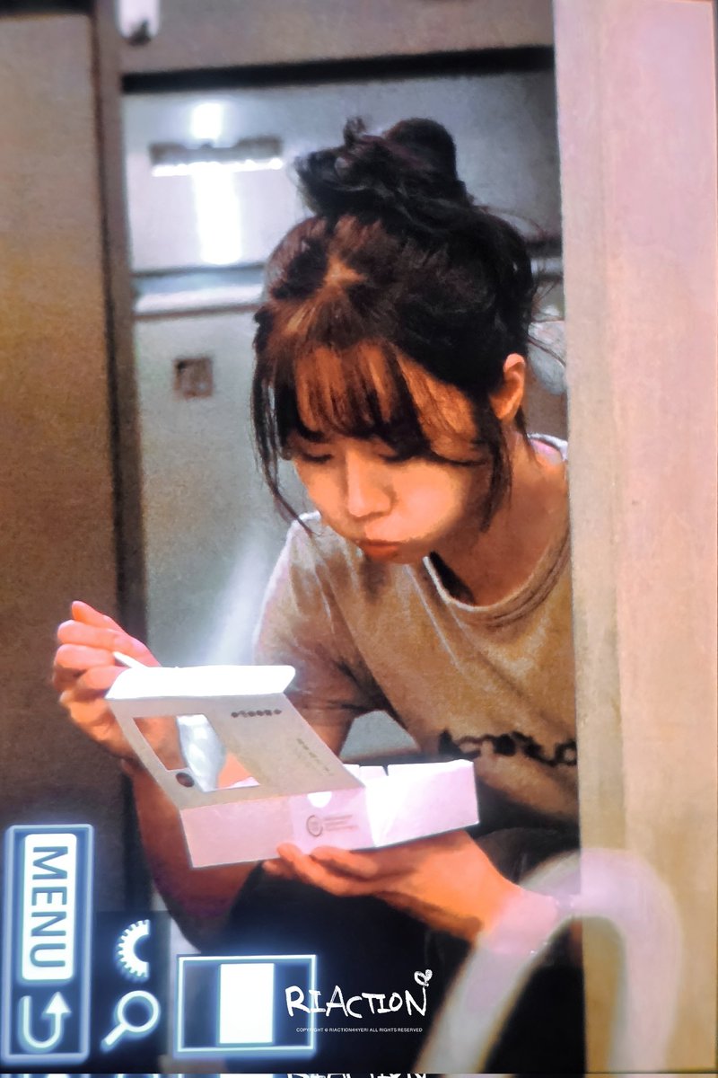 251005 일일 알바 프리뷰
저녁타임😋
#이혜리 #혜리 #Hyeri <a href="/hyeriherihey/">이혜리</a>