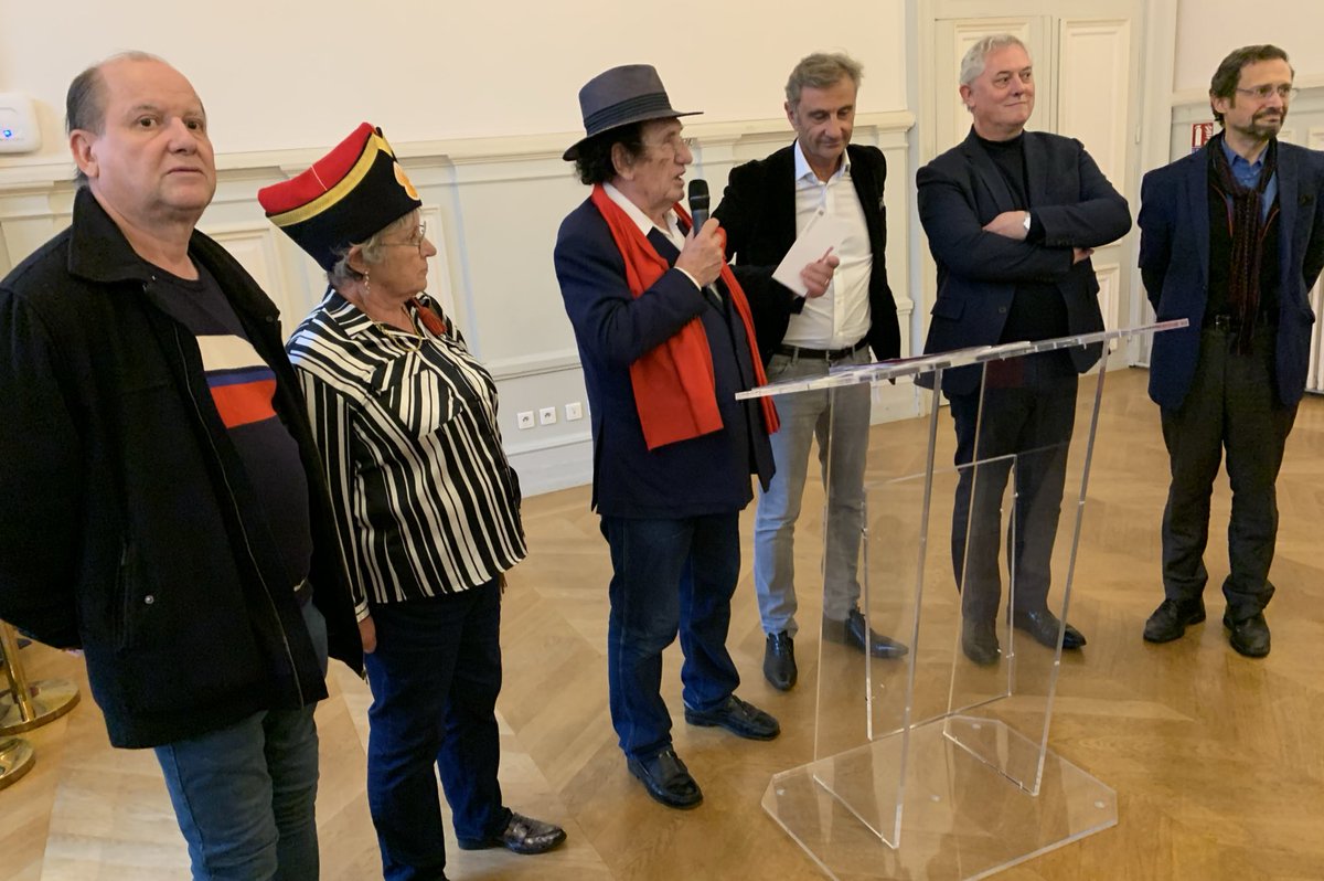 JMCambaceres's tweet photo. Lancement No20 de «#Montmartre en revue». Avec #AlainCoquard pdt #RepubliquedeMontmartre, @JeanPhilippeDaviau élu 18ème, #ÉricSureau pdt #Cofas, @JoelleLeclercq pdte @PetitsPoulbots, #BriceMoise gérant. No attendu avec programme Fête Des Vendanges 8 au 12 octobre. @FDVMontmartre https://t.co/w7nFq3c8W3
