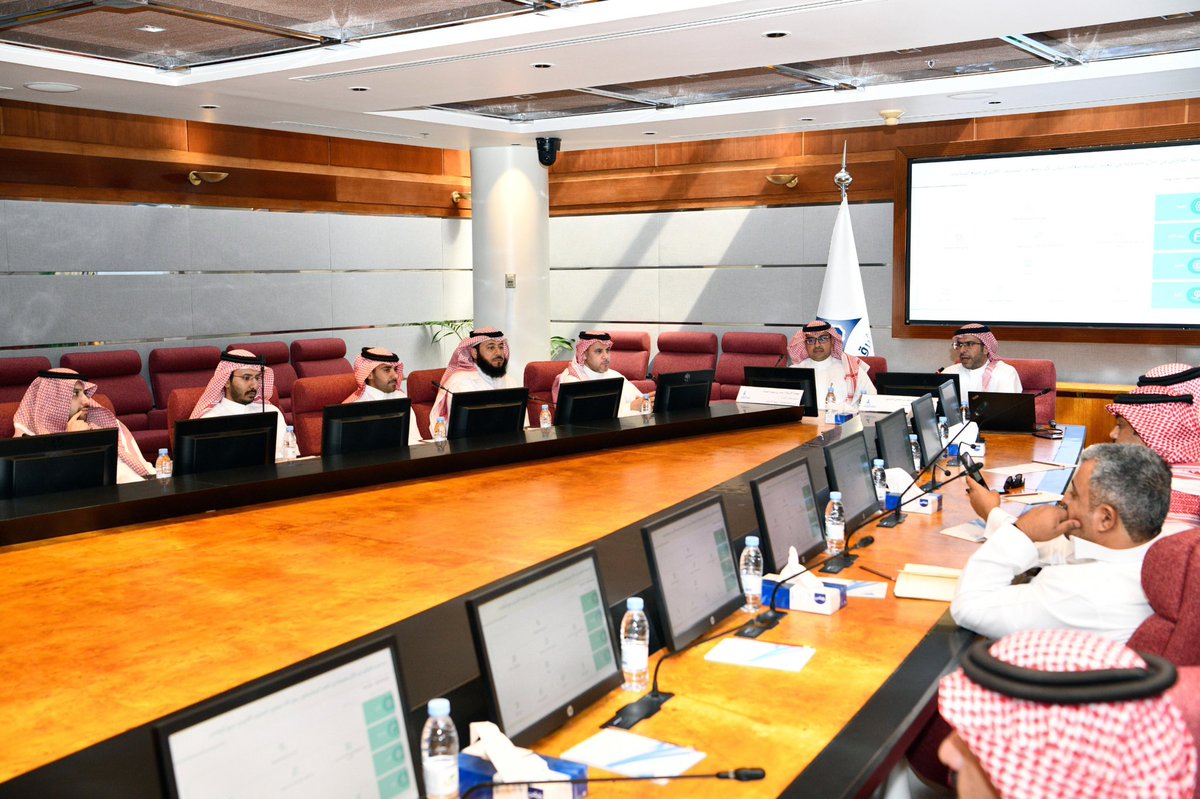 AsharqiaChamber's tweet photo. نظمت #غرفة_الشرقية مُمثلة بلجنة المقاولات اليوم لقاء حول "الآلية المحدثة لنظام تصنيف المقاولين الجديد" بالتعاون مع وزارة البلديات والإسكان، وبمشاركة م. يوسف الشهري مستشار الإدارة العامة للتصنيف، ونايف المطيري مدير عمليات التصنيف.

أدار اللقاء نائب رئيس اللجنة مرزوق بن مفرح الحربي https://t.co/3d3q5nq0Ov