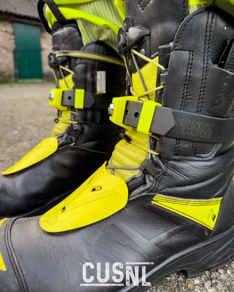 MrChrisHarten's tweet photo. These boots stay on �� https://t.co/JXedvhZOXf