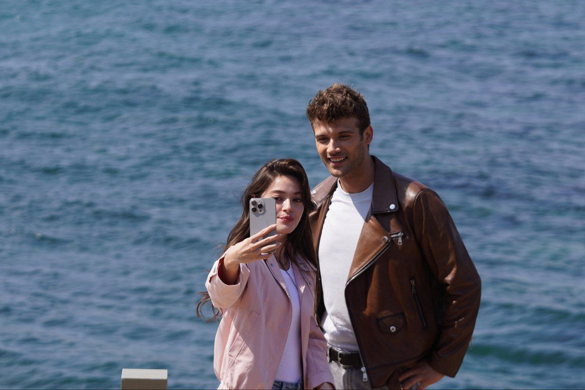 selfie ne zaman görüyoruzzz 💙
<a href="/canrtpcu/">Caner Topçu</a> <a href="/simaybarlass/">Simay Barlas</a>
#AynadakiYabancı
#CanerTopçu #SimayBarlas