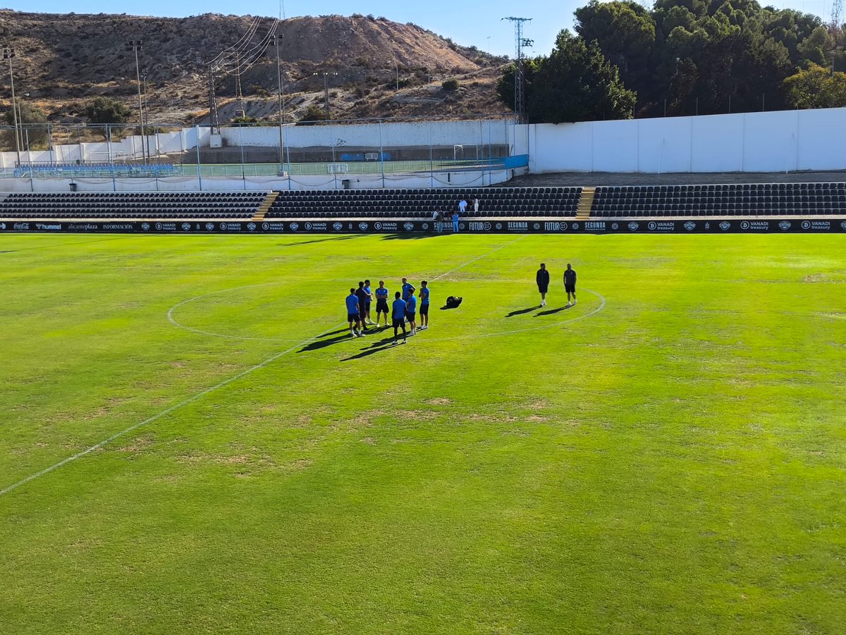 🙋 Hola, @CFIntercity Estamos por el Antonio Solana de Alicante ⚽ Una hora  para el inicio del partido 📺 @CMM_Play
