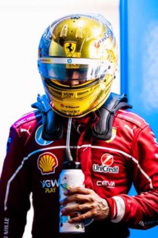 GioLewis44's tweet photo. L’aura de Lewis Hamilton est folle !!!

@TearOffFR 
📸 d'Alexis Perrin pour overtake https://t.co/jQt50lK6Lx