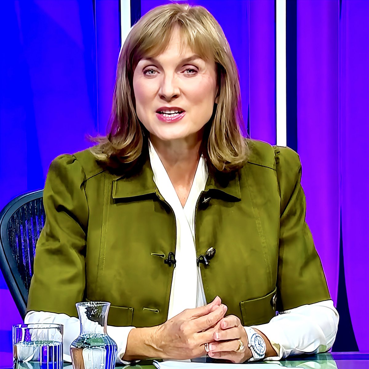 raymach1's tweet image. Fiona Bruce

#FionaBruce
#BBCQT
#QuestionTime
#Pose