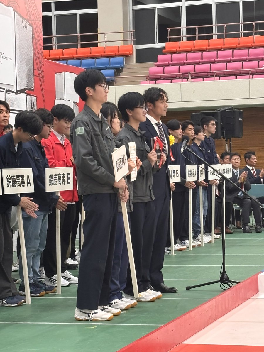 tnctrobo's tweet photo. 富山本郷Bチームがカニを模した機構を評価していただき、アイデア賞を受賞しました🙌✨
ありがとうございます！！ https://t.co/ZmpwydctpU