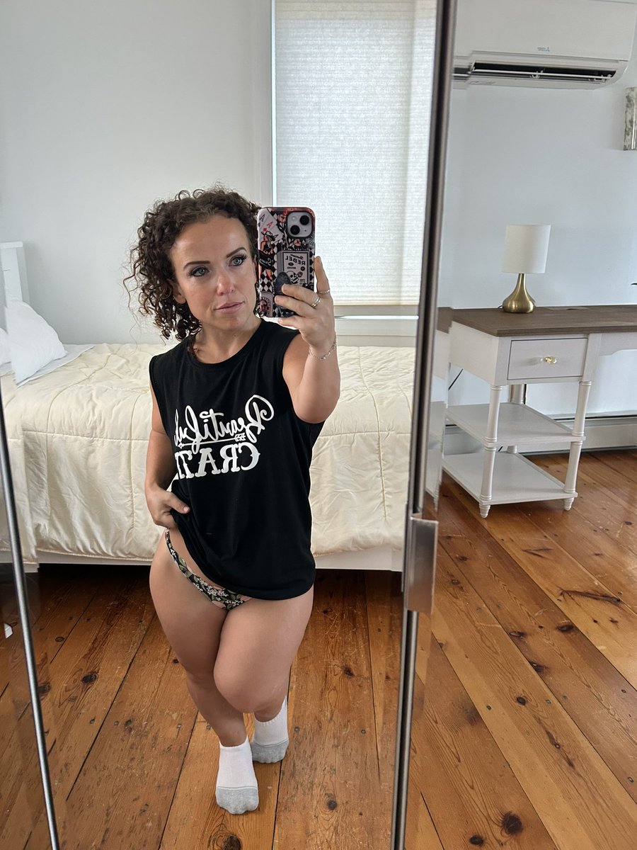 Men only! Are smaller women attractive to you?