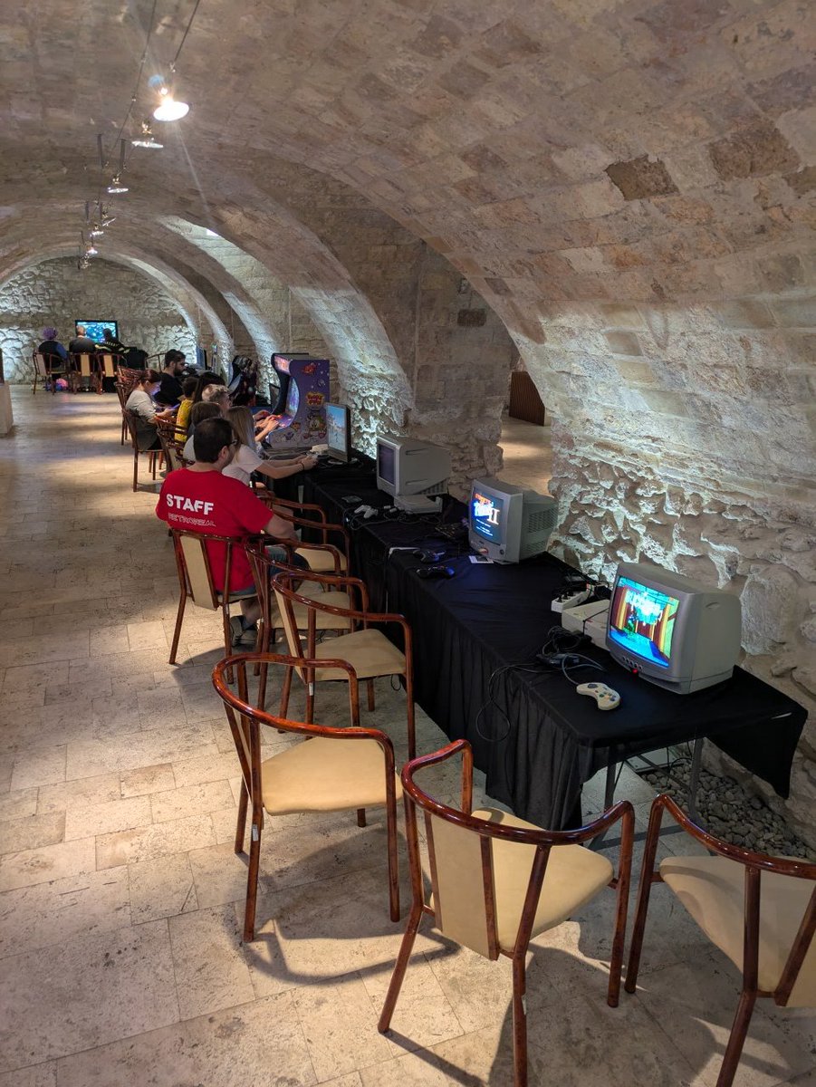 RetroReal tweet media