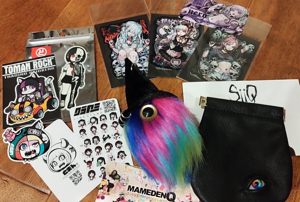 grimoire_melan's tweet photo. CHAOS MARKET行ってました！
私も大好きなカオスな商品を取り扱っている作家様ばかりで、空間全部が大好きでした✡️
沢山買いすぎましたwオリジナルマメデンちゃん満足💡痛リング着けて行ったら出店者様にも好評で嬉しかった💜自分！出れます！！来年イケます！の気持ちですw
#CHAOSMARKET_vol_01 https://t.co/N0xKXJwJmf