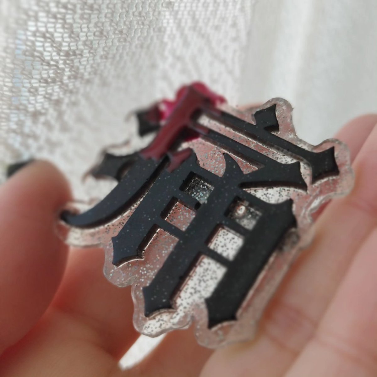 grimoire_melan's tweet photo. CHAOS MARKET行ってました！
私も大好きなカオスな商品を取り扱っている作家様ばかりで、空間全部が大好きでした✡️
沢山買いすぎましたwオリジナルマメデンちゃん満足💡痛リング着けて行ったら出店者様にも好評で嬉しかった💜自分！出れます！！来年イケます！の気持ちですw
#CHAOSMARKET_vol_01 https://t.co/N0xKXJwJmf