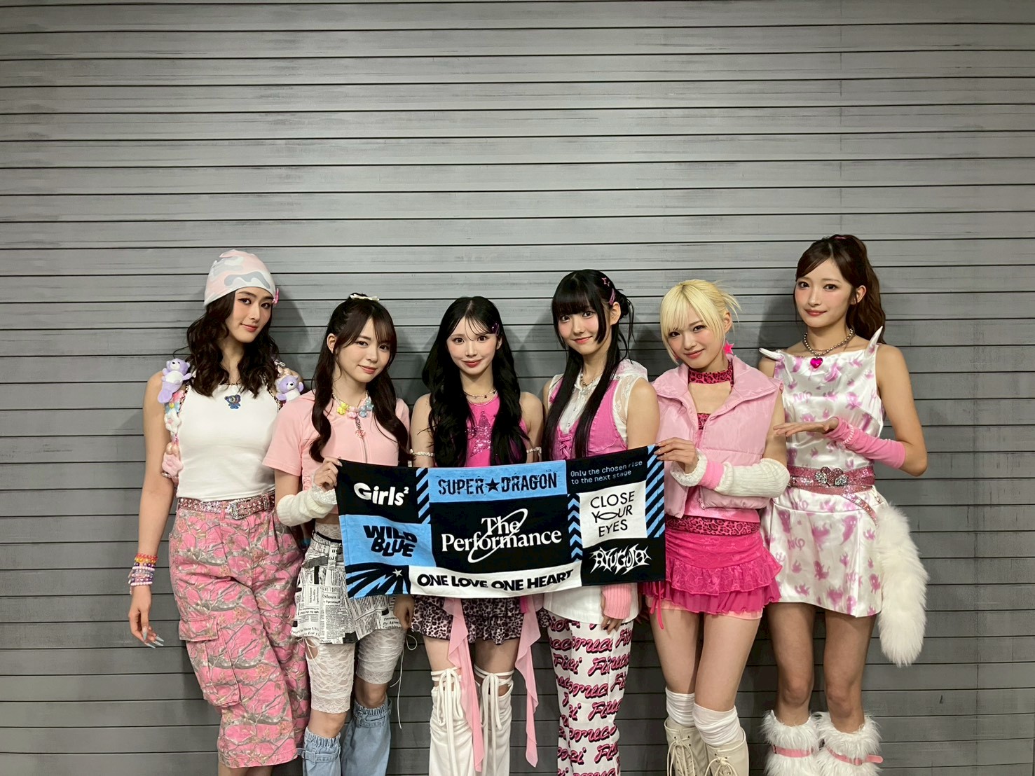 Girls2 寄り道　⭐︎リリイベ限定激レアサイン入りポスター⭐︎ Girls²】10/30発売EP「寄り道 -Take it easy baby-」リリース