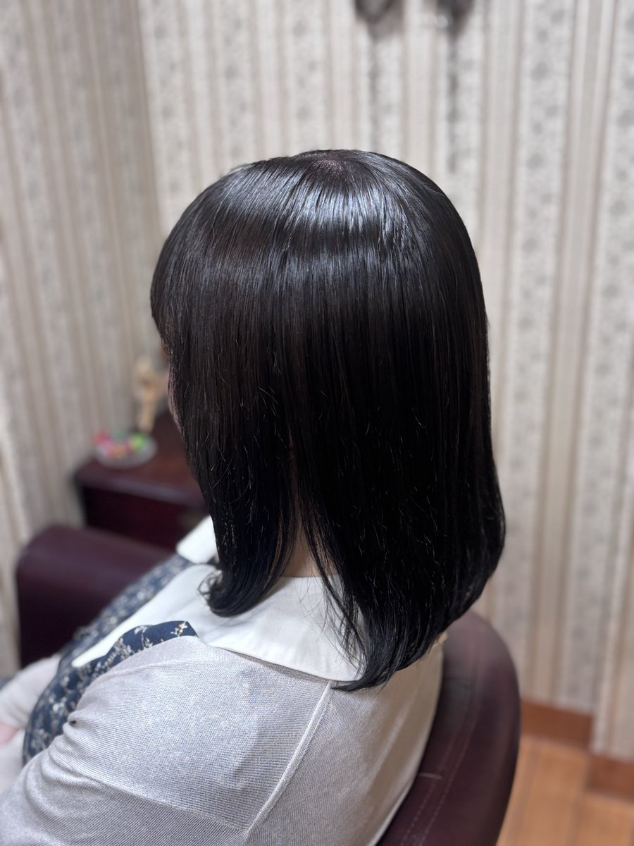 𖥔 ࣪ ⎯⎯⎯⎯⎯⎯⎯࣪ 𖥔 
    ヘアスタイル紹介
𖥔 ࣪ ⎯⎯⎯⎯⎯⎯⎯࣪ 𖥔 

〚 トーンダウン 〛

透明感のあるブルーブラック
肌をとても綺麗に見せてくれます✨️
毛先にかけてブルーに輝いてくれます🫐
モデル様としてご協力ありがとうございました！

担当:Ruka