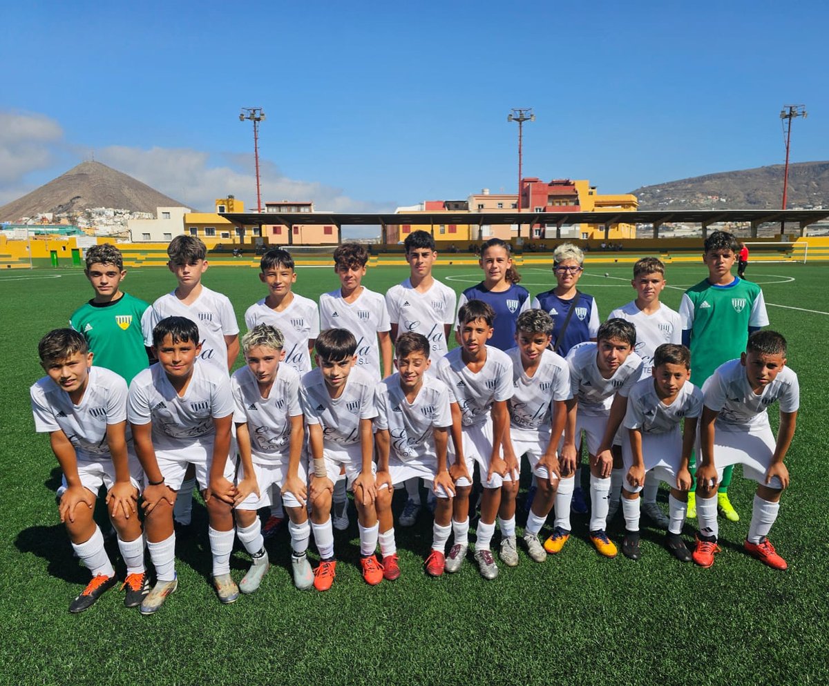 📸 Imagen de nuestro infantil en su encuentro frente a la UD Barrial. 

#barrioycorazon #udatalaya #guiaesdeporte