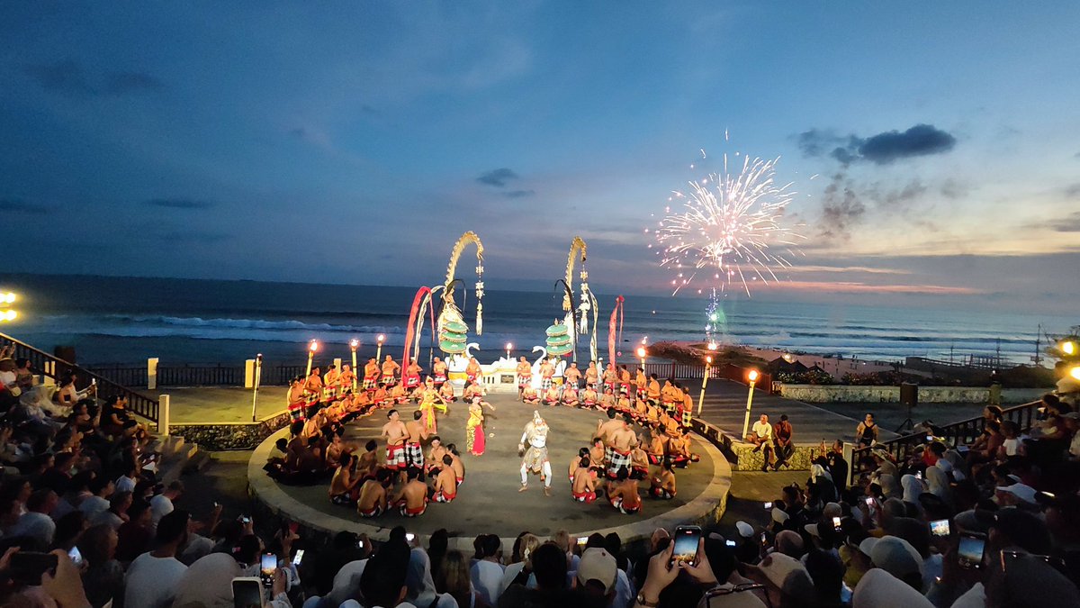 dRidwanmas's tweet photo. October dump... Bali island https://t.co/J8OGDpuYko