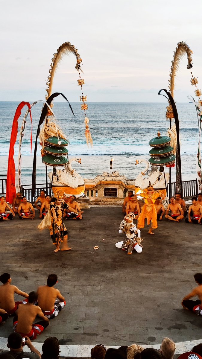 dRidwanmas's tweet photo. October dump... Bali island https://t.co/J8OGDpuYko