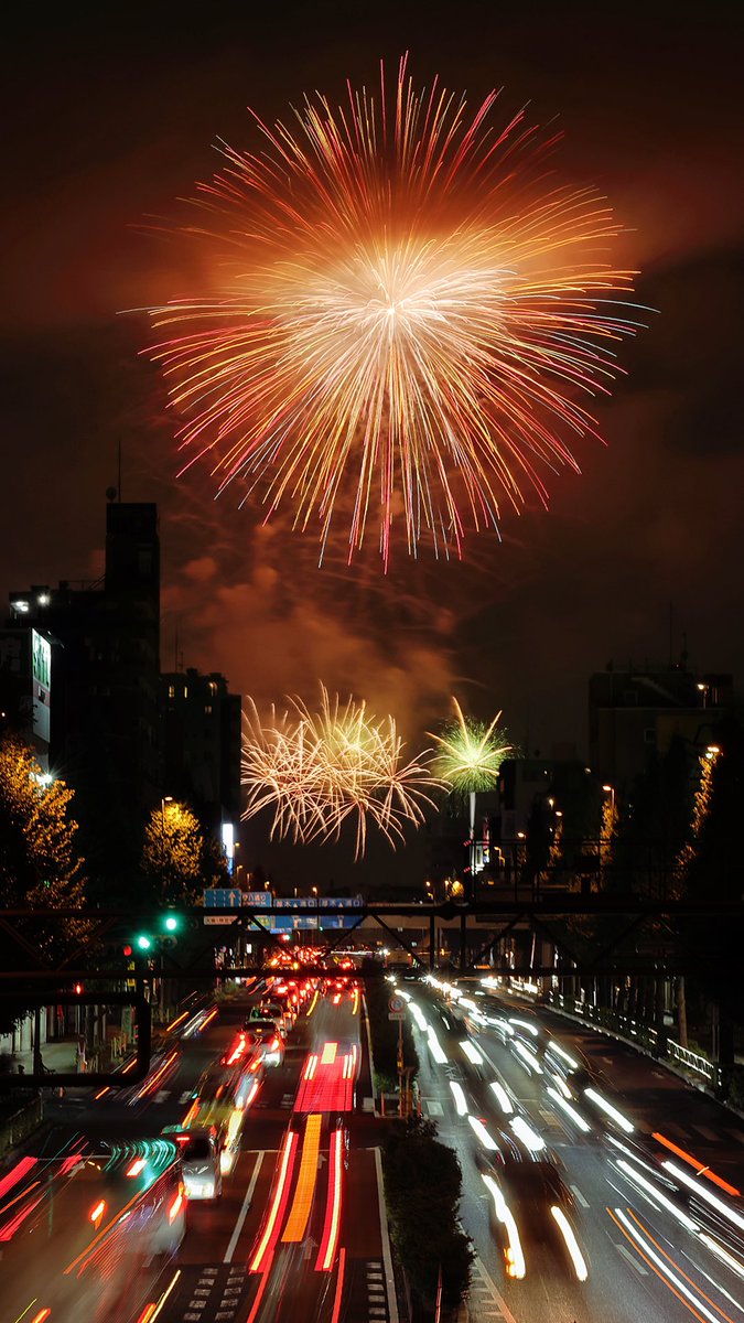 krmtsk's tweet image. たまがわ花火観覧の穴場発見🎆
手持ち撮影でややブレたけどスマホで見る分には意外といける