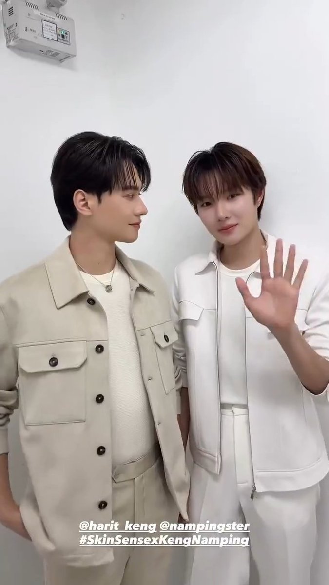 _restlight_'s tweet image. ที่พักสายตาอะเนอะ🦆🐰

KNP TALK 50THDST
#SkinSensexKengNamping