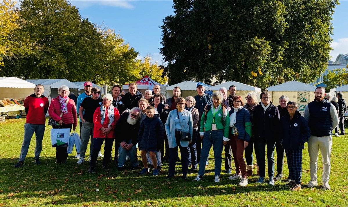 Ouverture de la 13ᵉ édition de la #FêteDeLaPomme à Caen Rive Droite.
Un rendez-vous convivial qui célèbre la Normandie, ses produits et ses paysages, avec l’exposition « Les sites incontournables de Normandie ».
Merci à l’association Caen Rive Droite en Fête et à ses bénévoles !