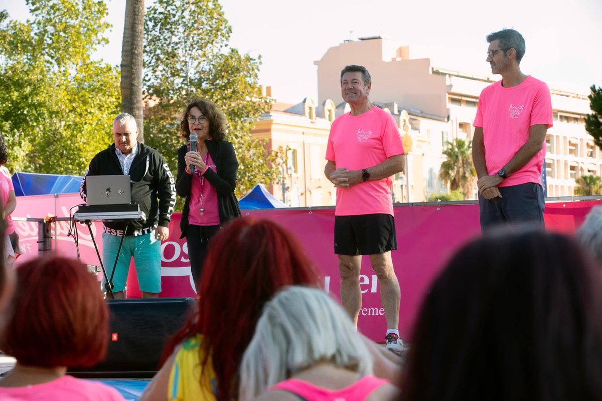 cestrosi's tweet photo. Au dĂ©part du jogging rose : plus de 5000 participants unis dans un mĂȘme Ă©lan dâespoir et de solidaritĂ©.
Bravo Ă @ProtBarbara, aux bĂ©nĂ©voles et partenaires de SOS Cancer du Sein. Merci Ă Patrick Nolier, directeur de Nice Ătoile qui accompagne l'association depuis plusieurs annĂ©es.
FĂ©licitations Ă toutes celles et ceux qui courent aujourdâhui pour soutenir la lutte contre le cancer du sein. #OctobreRose