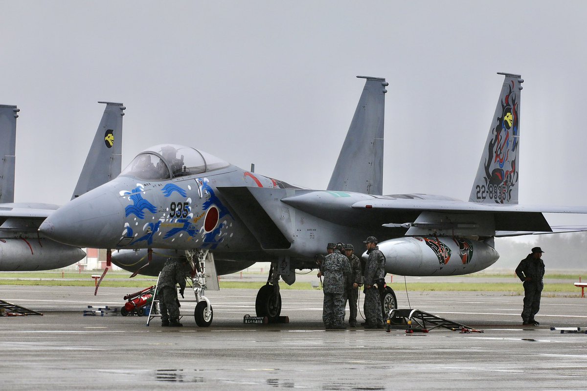 abe_madai's tweet photo. 航空祭本番行ってきました
終始雨で、アクロバティックな機動飛行はなく、だいぶ残念😢
とはいえ、撮高はあったのでまずは、F15の22-8935のスペマ機から
来年リベンジしたい

#小松空港航空祭2025
#小松空港航空祭
#小松空港
#航空祭
#f15
#CANON
#5DMarkIV
#my_eos_photo
#SIGMA
#Sports https://t.co/XyVU3UrwV0