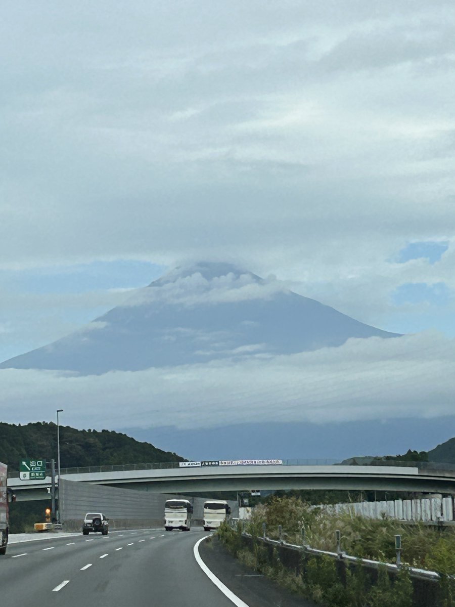 「父と暮らせば」旅公演に演出部として参加させていただきました😄

名作を何度も舞台裏で聞くことができるご褒美のような公演でした❗️

ありがとうございました😊