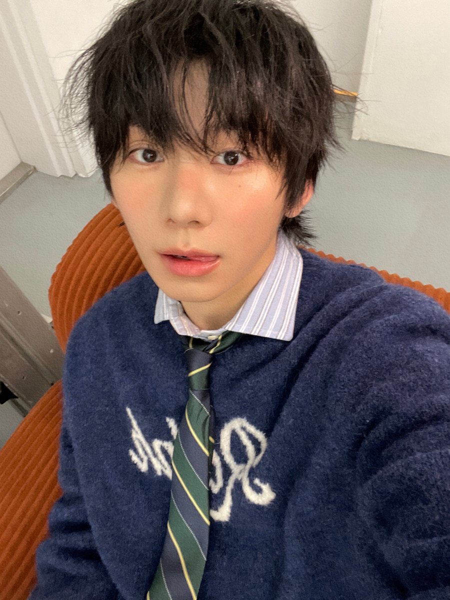 HaneulzPH's tweet photo. [WEVERSE — 2025.10.05]

뽀글뽀글 맛있는 라면..~

Bubbling, delicious ramen..~

#HAN #박한
#JL #제이엘 
#HANEULZ #하늘즈
#AHOF #아홉 @AHOF_official
